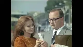 Guzzi V7   anne margret