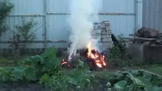 Лето жаркое// Дошли руки до сарая// Подготовил к разбору сарайку