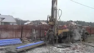 Процесс бурения скважины на воду