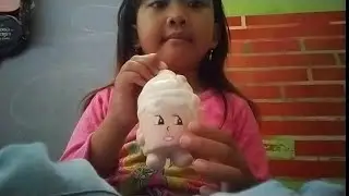 Mainan Squishy Di Kamar