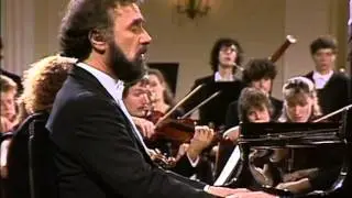 Mozart, Concierto para piano Nº 19, K459. Radu Lupu, piano