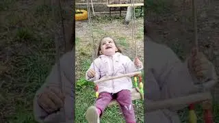 Таисии 2 годика. Любит качели ☺️ 