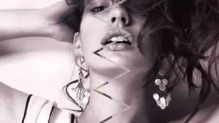 Anne Hathaway: Photos Adda