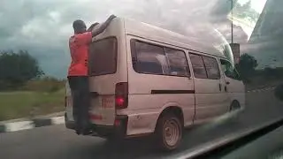 По дороге в Хараре (Зимбабве) / On the way to Harare (Zimbabwe)