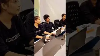 Boss lecture goes over mind......what the fun..?..:.#officefun #officelife #office #comedy