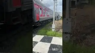 Эп1м с пассажирским поездом