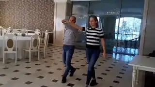 Репетируем свадебный танец)