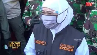 Forkopimda Jatim Bagikan Masker Ke Pasar Kapasan