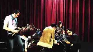 Violet Sedan Chair - missing footage - performing Slow Vibration