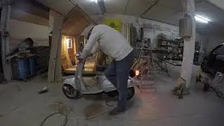 Suzuki Verde крошечный конь у крошечного дома