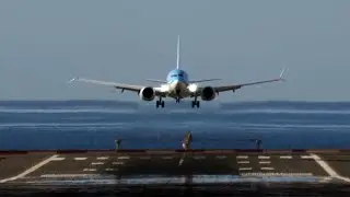 Jaw-Dropping 4K Front Runway Landings: Precision Touchdowns Up Close in Ultra HD!