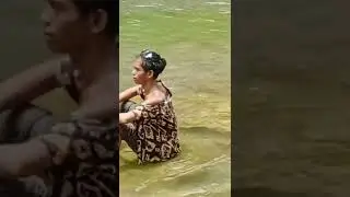 kunikmati airnya mengalir