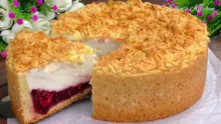 Strawberry pie with cream - soufflé, melts in your mouth! Simple and very tasty!