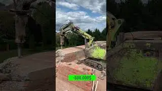 СНОСИМ ДОМ ЗА 500 000$ SHORTS  #сносцена #демонтажвидео #bobcat #case #демонтаждома #jcb #сноссмотри