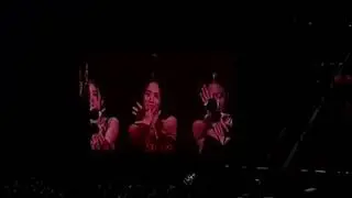 JISOO performing ‘FLOWER’ in Tokyo, Japan