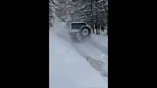 Toyota Land Cruiser 80 vs snow #4x4 #offroad #toyota #top #youtubeshorts #shorts #video