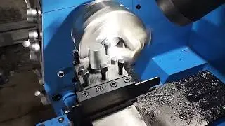 Первые работы на токарном станке. Державка для резцов своими руками.