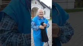 Наверное конфетку хочешь. Баба Таня.