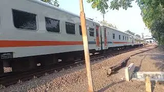 hunting airlangga maneh🗿🗿 disapa masinis lokomotifnya sama kaya minggu lalu