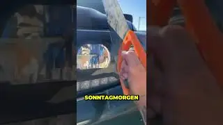 Er zerstört das Auto seines Nachbarn