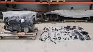 Разбор КПП Скания  - сняли навесное оборудование.