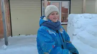 Дарина на метле  / Дети штурмуют горку