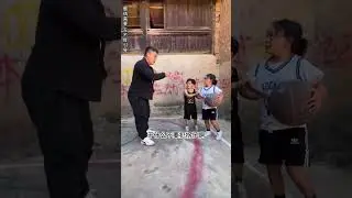 三兄弟身高只有一米，打篮球却从不服输。