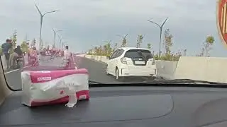 melewati jembatan baru
