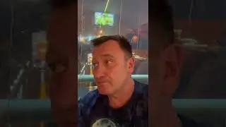 Эфир откладывается… Ливень запер меня в кафе… Сижу, пью чай… в Кочерге😎⚡️⚡️⚡️