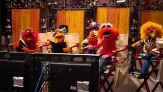 Es una secuela. "We're Doing a Sequel"  - Muppets,  latino HD