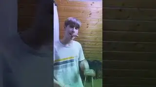 Мем | Чел закуривает сосиску