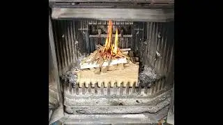 Inverted Fire Lay Technique. Fact or Fiction? Does it have a use? #cabin #fireplace #staywarm #tips