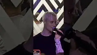ШАМАН. Зал караоке.
