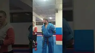 Тренер и челнок, тренировка с учениками 