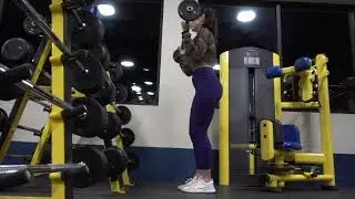 Bicep Curls Barbell Medium Grip Underhand Grip / Standing Bicep Curl Using A Barbell Bikini Fit
