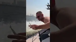 Литвин ловит рыбу голыми руками!!! #shorts