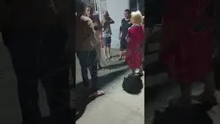 В Батайске под Ростовом люди вышли на митинг к зданию Донэнерго в связи с отключениями света