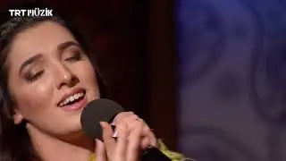 Senem Akdemir, Ahmet Tuzlu - Sen Bir Yana Bir Yana