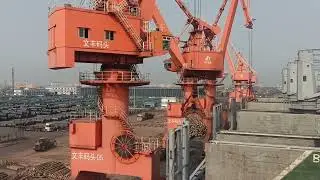 Wood unloading from M.V. Bunun Respect