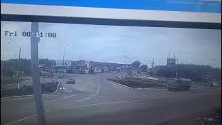 Російські військові захопили автомобілі ЗСУ, переодяглися у форму українських військових і рухаються