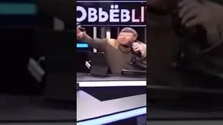 у соловьёва опять приступ шизофрении и он начал отрывать головы биониклам