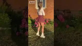 Mini etek upskirt