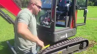 The GroundHog BH40D vs a Bobcat 331D