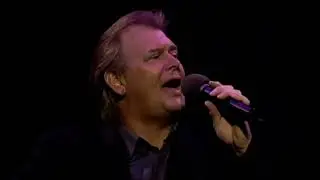 John Farnham's Hilarious Onstage Antics and Audience Interaction