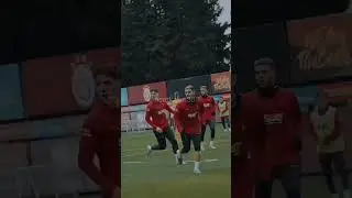 Biz ikimiz tek🖐️😀🖐️♥️💛 #galatasaray #keşfet #icardi #derbi #keşfetbeniöneçıkar #keşfetedüş