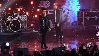 DVOE  - Знаешь - live - партийная зона Муз ТВ 10 декабря 2017