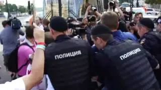 Как задержали Навального у Избирательной комиссии Москвы . Митинг 12 июня .