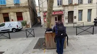 Place du Forum i hjärtat av Arles