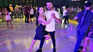 COM A NOVINHA DESCENDO ATÉ O CHÃO - DANÇANDO FORRÓ NO BAILÃO DO BONDE SERTANEJO (XOTE)