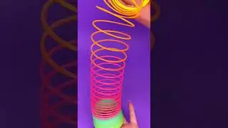 Такая залипательная пружинка😍😍😍